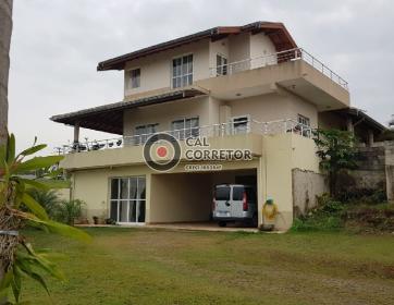 Casa em condomínio
