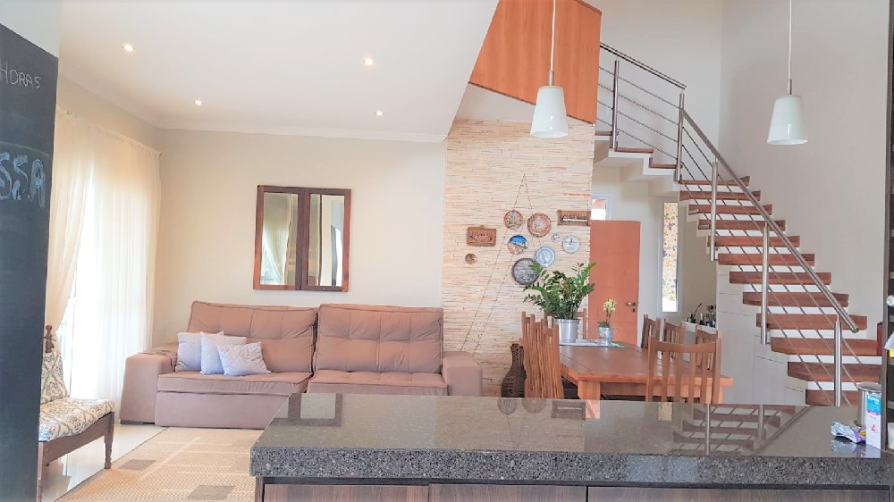 Casa em condomínio