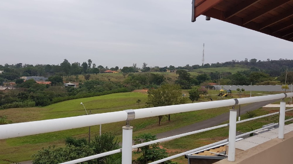Casa em condomínio