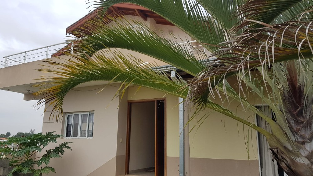 Casa em condomínio
