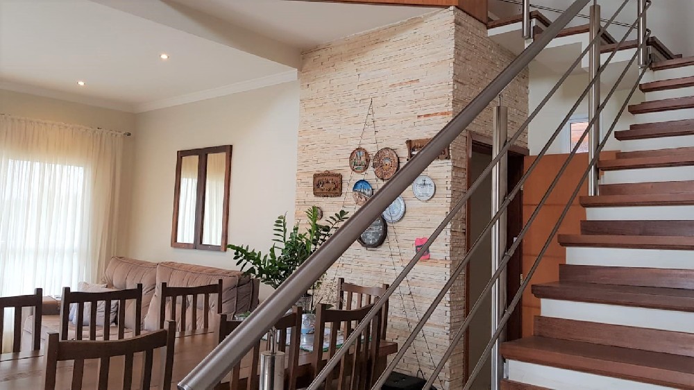 Casa em condomínio