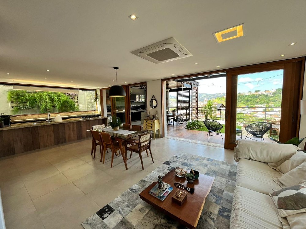Casa em condomínio