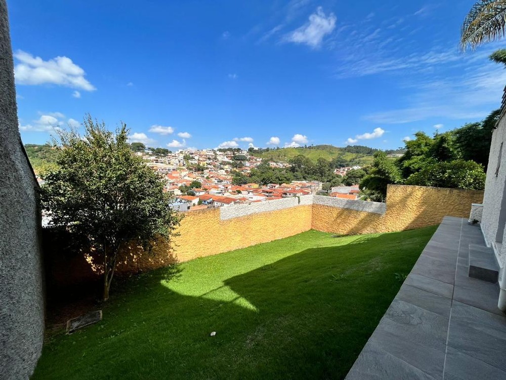 Casa em condomínio